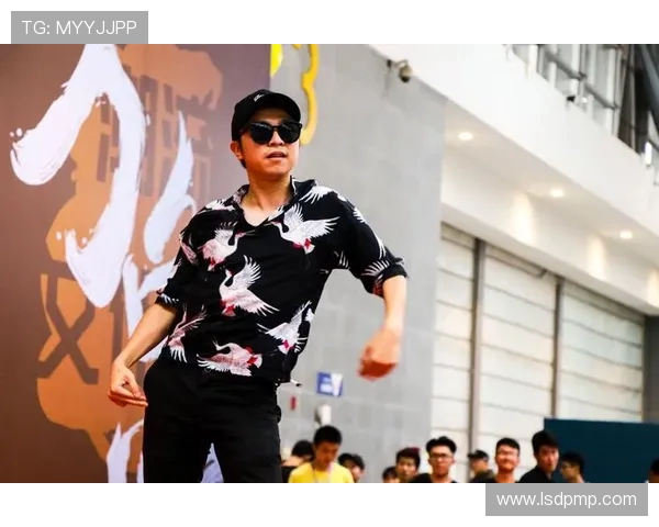 黄秀英的街舞人生:在舞动中追寻梦想与自我表达的深度对话 黄秀英的街舞人生:在舞动中追寻梦想与自我表达的深度对话