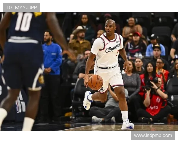 克里斯保罗：从篮球天才到NBA传奇的辉煌历程与影响力分析