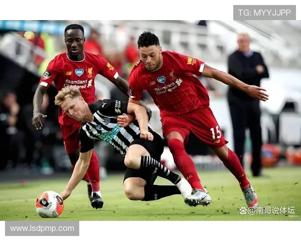 利物浦与拜仁上半场激战回顾双方攻防精彩瞬间分析 利物浦与拜仁上半场激战回顾双方攻防精彩瞬间分析