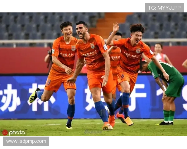 回顾2012年鲁能与国安经典对决精彩录像重温足球激情时刻