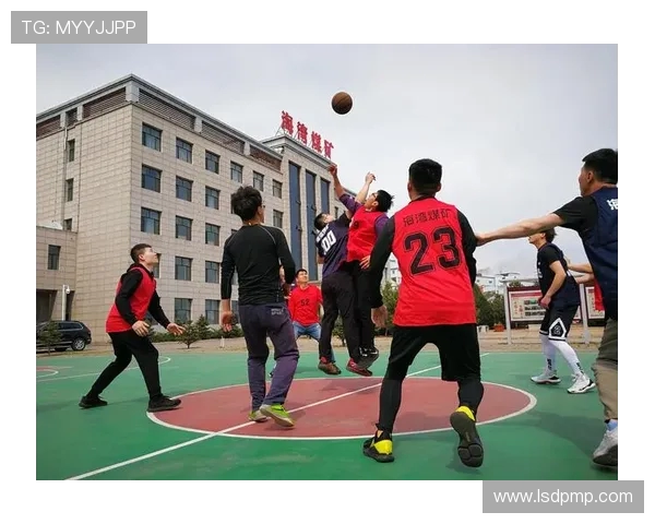 明尼苏达与普渡的激烈对决展现大学篮球的无限魅力与竞争精神