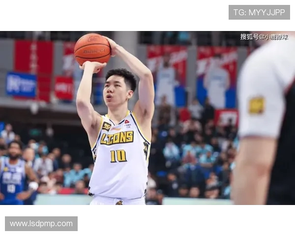 朱俊龙的成长之路与职业生涯探索如何在篮球世界中找到自我定位